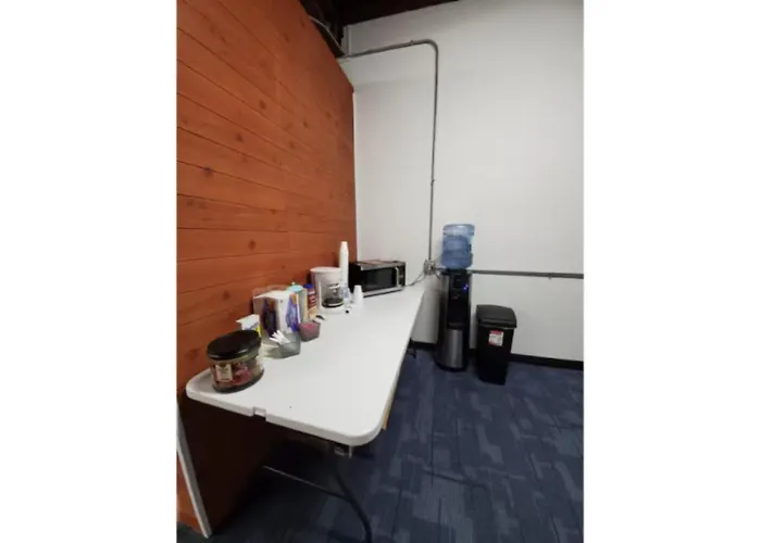Free Coffee And Tea, Private Room, Traveler Favorite Hotel *
